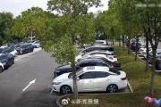 闯祸司机回应6秒连碰3车4人：孩子打闹误踩油门，只开了主动驻车功用